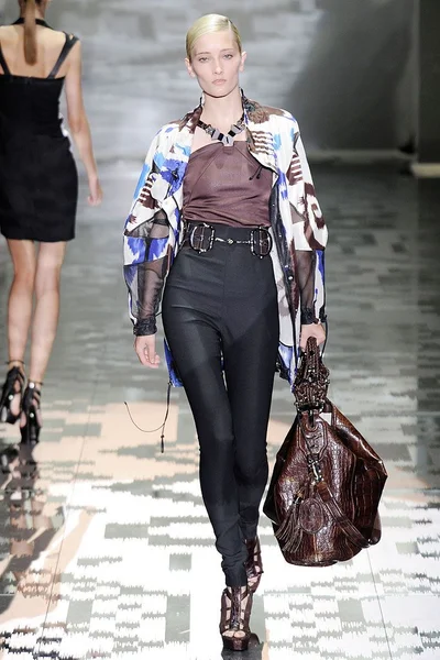 Look 29